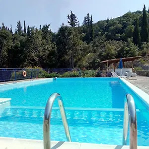 Kaminakia Apartments-adults Only -walk Into A Tranquil Oasis Where Peace & Quiet Are Woven Into Every Breath -nestled Within A Serene Evergreen Cypress Forest, Each Opens Wide To The Endless Sea And A Sunbathed Pool Awaits To Soothe Your Se Φισκάρδο